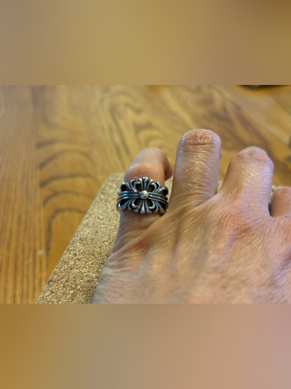Costume ring silver tone